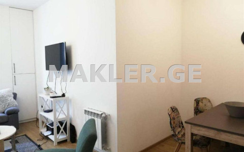  Сдаётся 3 комнатная  Квартира в Ваке  на ул. Палиашвили 