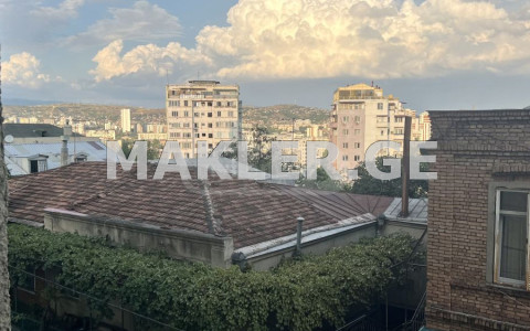  ქირავდება 3 ოთახიანი  ბინა საბურთალოზე  შარტავას ქუჩაზე 