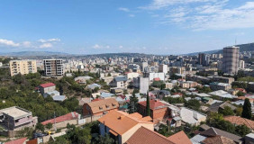 ქირავდება 2 ოთახიანი  ბინა საბურთალოზე