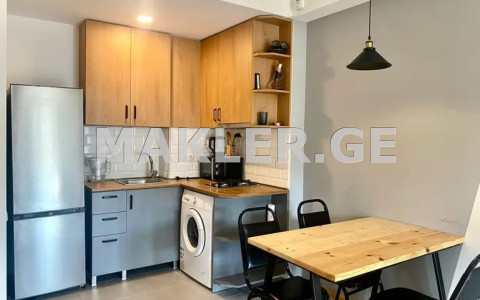  ქირავდება 2 ოთახიანი  ბინა საბურთალოზე  ეულის ქუჩაზე 