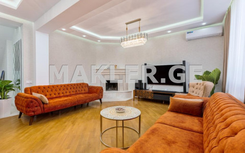  Сдаётся 6 комнатная  Квартира в Ваке  на ул. Палиашвили 