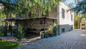 For Sale 647 m² space Private House in Tskneti dist.