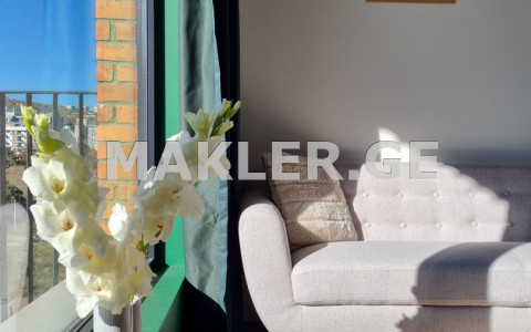  Продается 2 комнатная  Квартира в Сабуртало  на ул. Университетская 