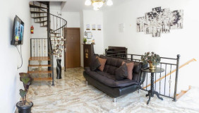 ქირავდება 180 m² ფართობის საკუთარი სახლი ვერაზე