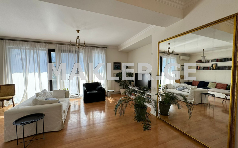  Продается 4 комнатная  Квартира в Багеби  на Цкнетское шоссе 