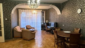 Продается 3 комнатная  Квартира в Ваке