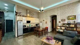 For Sale 3 room  Apartment in Mtatsminda dist. (Old Tbilisi)