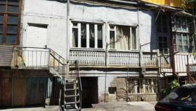 For Sale 2 room  Apartment in Sololaki dist. (Old Tbilisi)