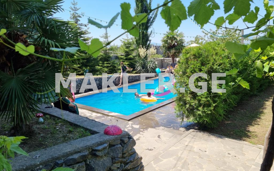  იყიდება ქირავდება 297 m² ფართობის აგარაკი საგურამოში