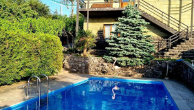For Sale or For Rent 297 m² space Country house in Saguramo