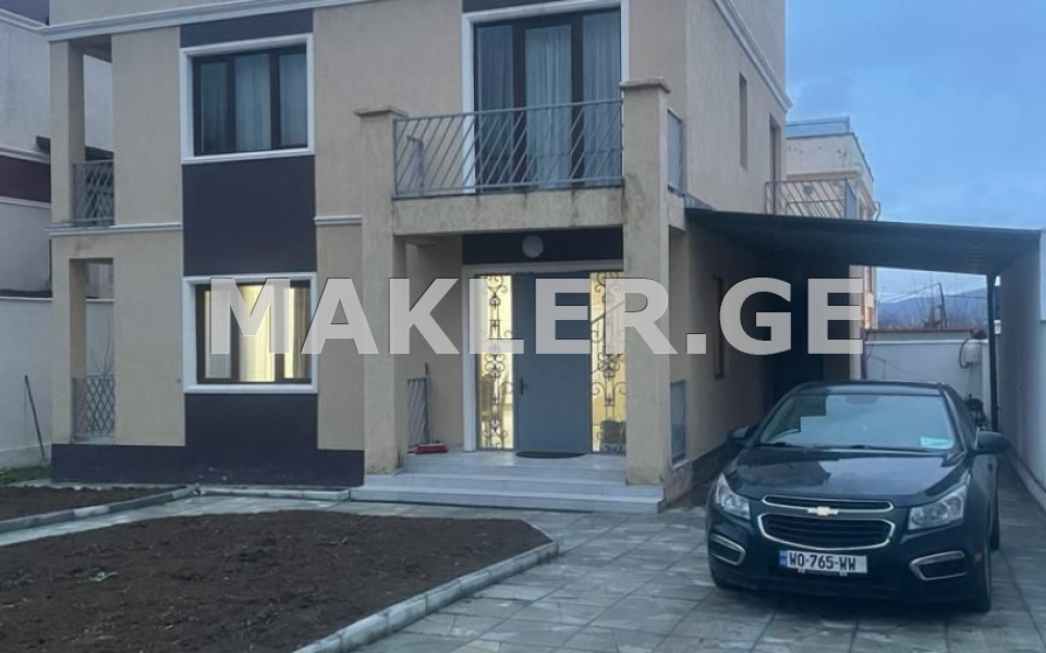  للبيع 300 m² space منزل خاص in Saguramo