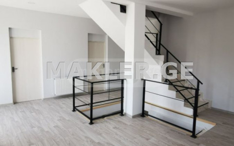  Сдаётся 240 m² площадь Офис в Чугурети  в проход. Бенашвили 