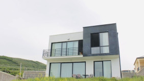 იყიდება 228 m² ფართობის საკუთარი სახლი თხინვალში