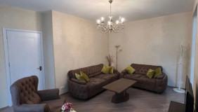 ქირავდება 2 ოთახიანი  ბინა ვაკეში