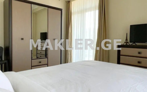  ქირავდება 3 ოთახიანი  ბინა ვერაზე  ხორავას ქუჩაზე 