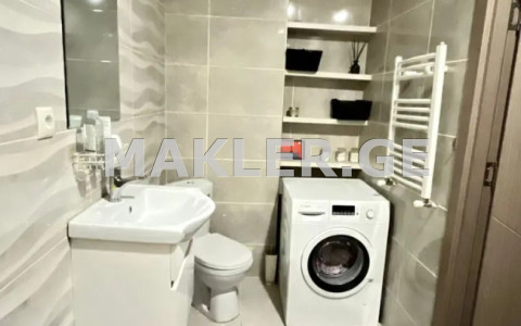  იყიდება 3 ოთახიანი  ბინა საბურთალოზე  მინდელის ქუჩაზე 