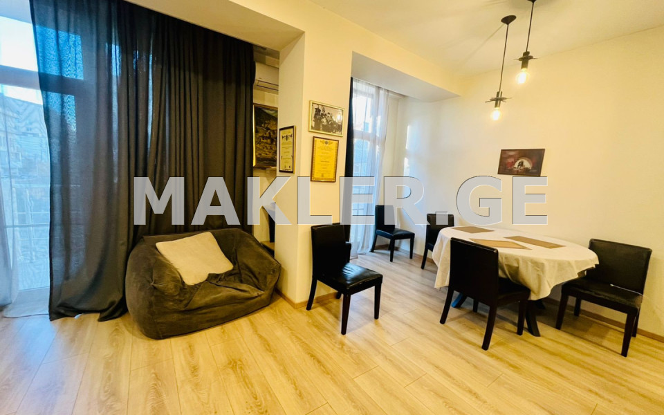  Продается 2 комнатная  Квартира в Ваке  на ул. А.Размадзе 