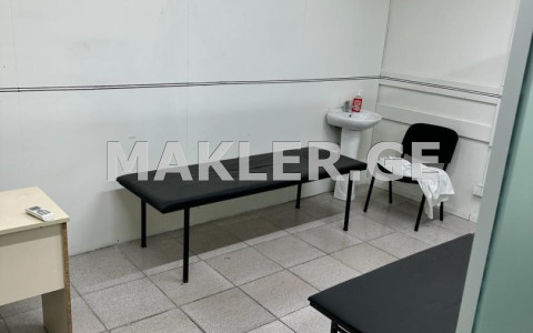  للإيجار 150 m² space تجاري في منطقة فاكي  in I. Chavchavadze Ave. 