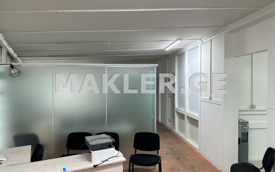  للإيجار 150 m² space تجاري في منطقة فاكي  in I. Chavchavadze Ave. 