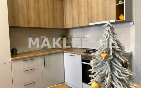  იყიდება 3 ოთახიანი  ბინა საბურთალოზე  უნივერსიტეტის ქუჩაზე 