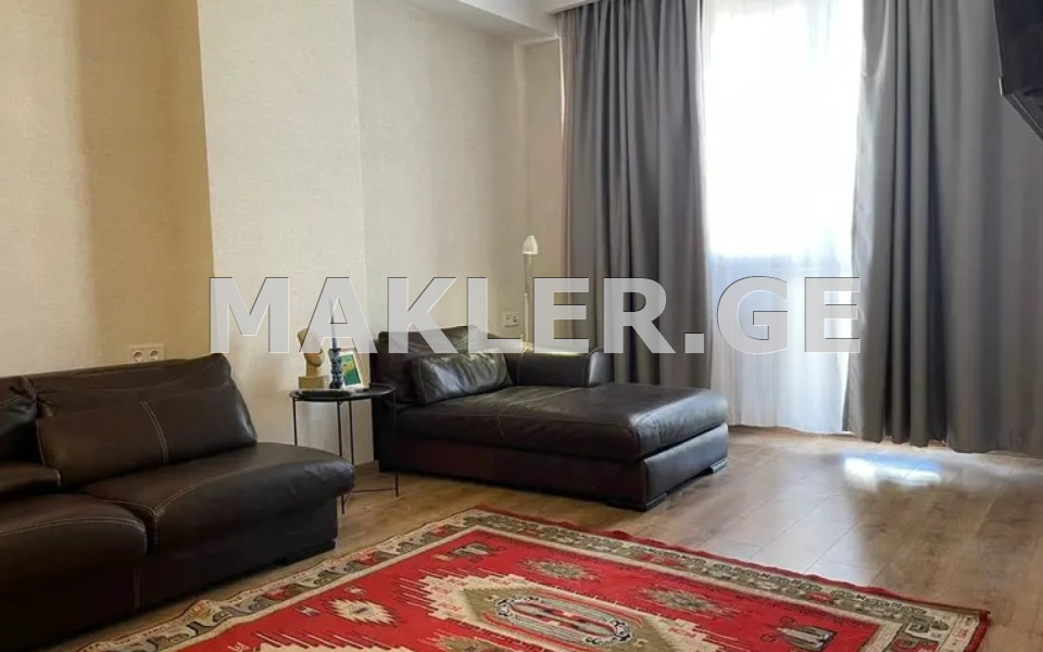  იყიდება 3 ოთახიანი  ბინა საბურთალოზე  უნივერსიტეტის ქუჩაზე 