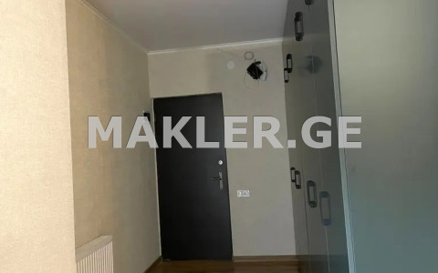  იყიდება 3 ოთახიანი  ბინა საბურთალოზე  უნივერსიტეტის ქუჩაზე 