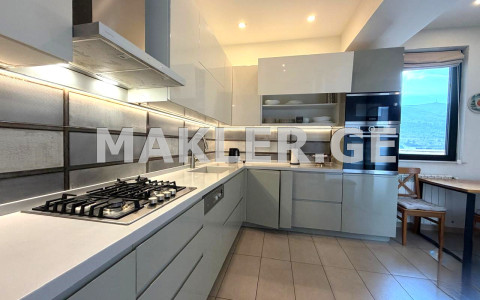  Сдаётся 4 комнатная  Квартира в Ваке  на пр. И. Чавчавадзе 