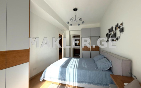  ქირავდება 4 ოთახიანი  ბინა ვაკეში  ი. ჭავჭავაძის გამზ. 