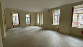 For Rent 80 m² space Office in Sololaki dist. (Old Tbilisi)