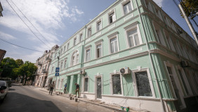 For Sale 6 room  Apartment in Sololaki dist. (Old Tbilisi)