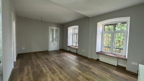 For Sale 4 room  Apartment in Mtatsminda dist. (Old Tbilisi)