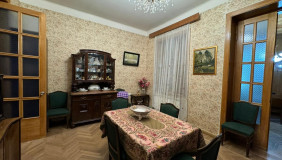 For Sale 8 room  Apartment in Vake dist.