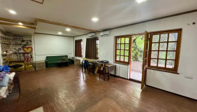 For Sale 366 m² space Private House in Chugureti dist.