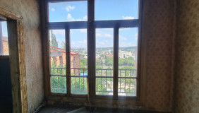 For Sale 4 room  Apartment in Vera dist.