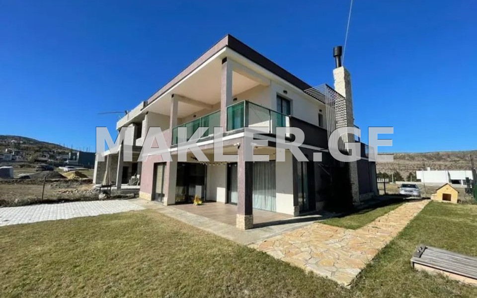  For Sale 600 m² space Private House in Tkhinvali