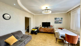 Продается 4 комнатная  Квартира в Ваке