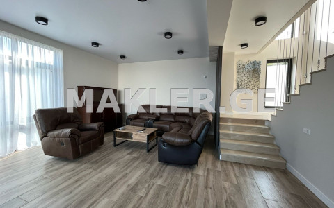  ქირავდება 260 m² ფართობის საკუთარი სახლი თხინვალში