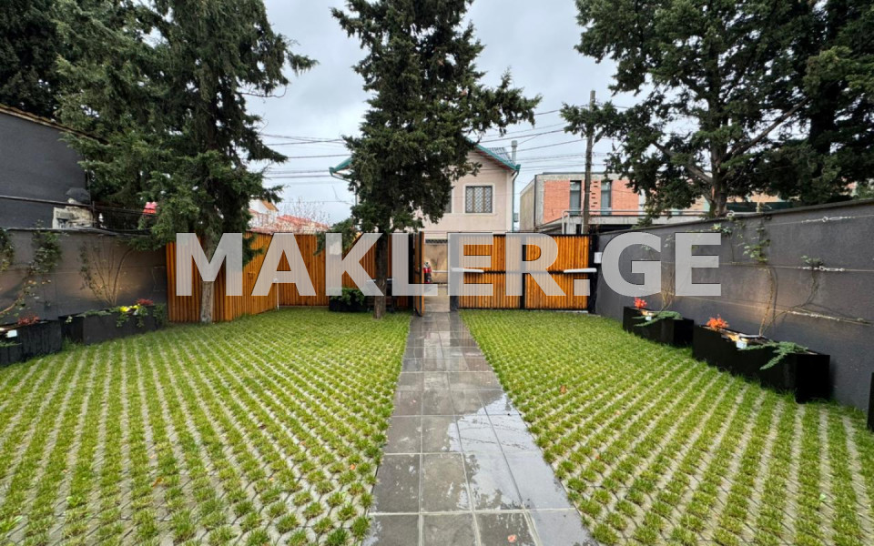  For Sale 325 m² space Private House in Digomi 7