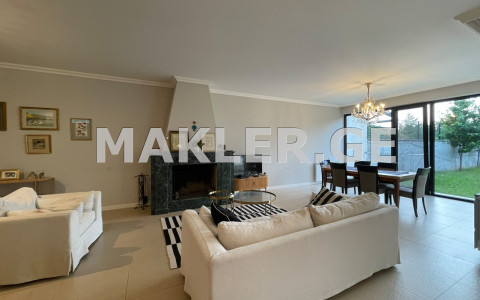  Satılık 442 m²  Villa in Bagebi dist.  in Uchaneishvili st. 