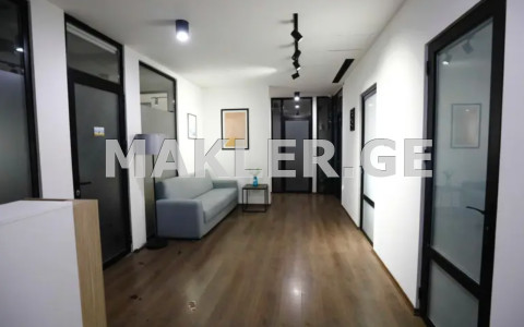  Сдаётся 200 m² площадь Коммерческая площадь в Сабуртало  на пл. Саакадзе 