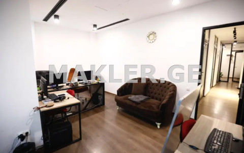  Сдаётся 200 m² площадь Коммерческая площадь в Сабуртало  на пл. Саакадзе 