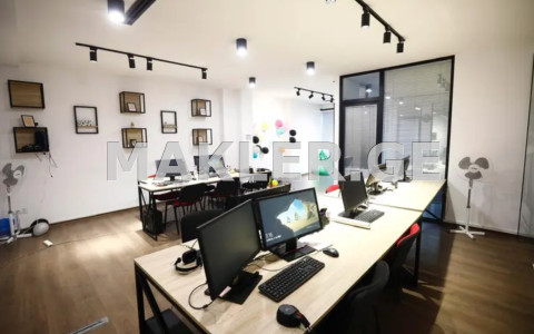  Сдаётся 200 m² площадь Коммерческая площадь в Сабуртало  на пл. Саакадзе 