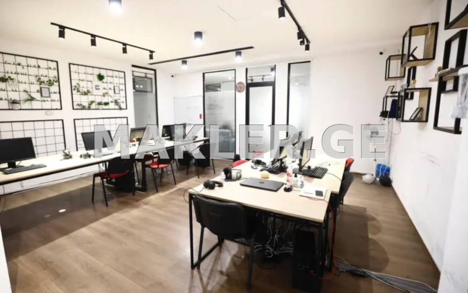  Сдаётся 200 m² площадь Коммерческая площадь в Сабуртало  на пл. Саакадзе 