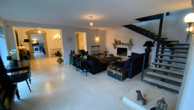 For Sale 365 m² space Private House in Shindisi