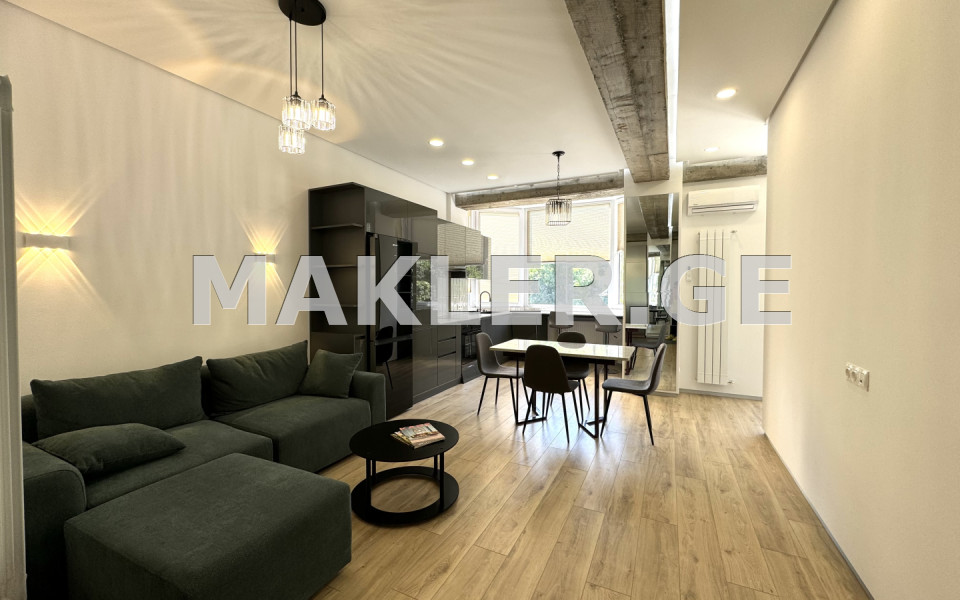  Продается 3 комнатная  Квартира в Ваке  на ул. Н. Джвания 