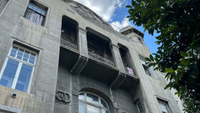 Продается 5 комнатная  Квартира в Сололаки (Старый Тбилиси)