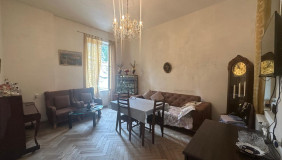 For Sale 3 room  Apartment in Sololaki dist. (Old Tbilisi)