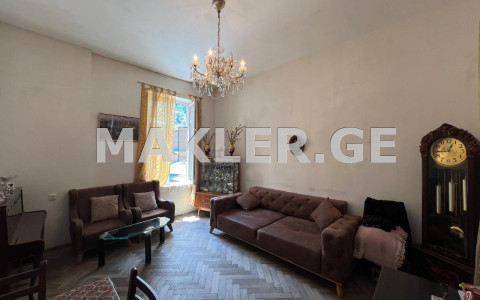  למכירה 3 חֶדֶר  דִירָה in Sololaki dist. (Old Tbilisi)  in Tabidze st. 