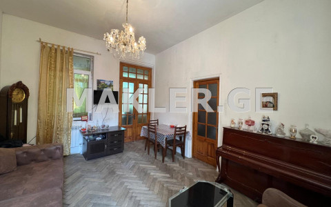  למכירה 3 חֶדֶר  דִירָה in Sololaki dist. (Old Tbilisi)  in Tabidze st. 