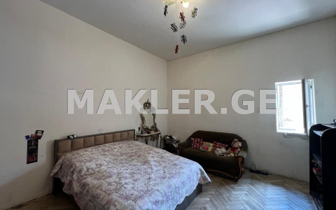  למכירה 3 חֶדֶר  דִירָה in Sololaki dist. (Old Tbilisi)  in Tabidze st. 